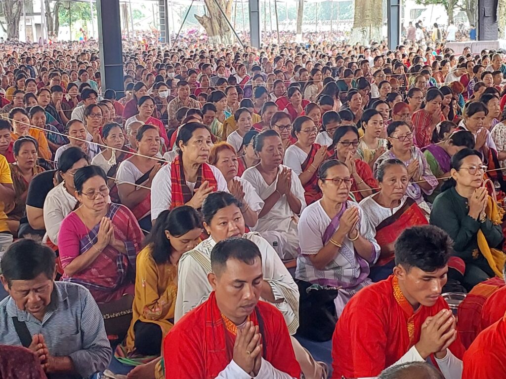 রাঙামাটিতে শান্তি ও সম্প্রীতি কামনায় প্রবারণা পূর্ণিমা উদ্‌যাপন