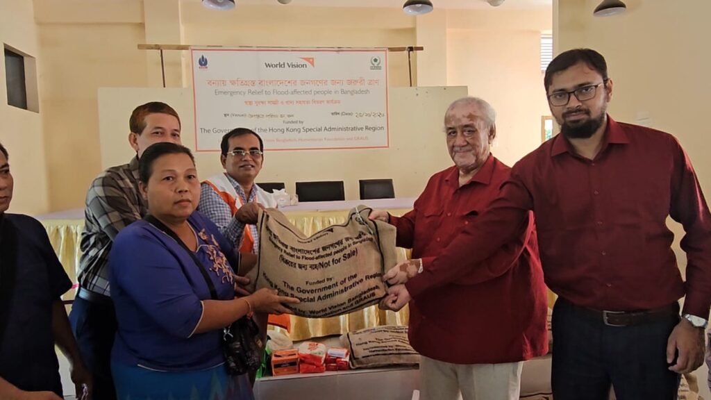 বান্দরবানে বন্যায় ক্ষতিগ্রস্ত ৫৬৩০ পরিবারকে খাদ্য ও স্বাস্থ্য সুরক্ষা সামগ্রী বিতরণ শুরু