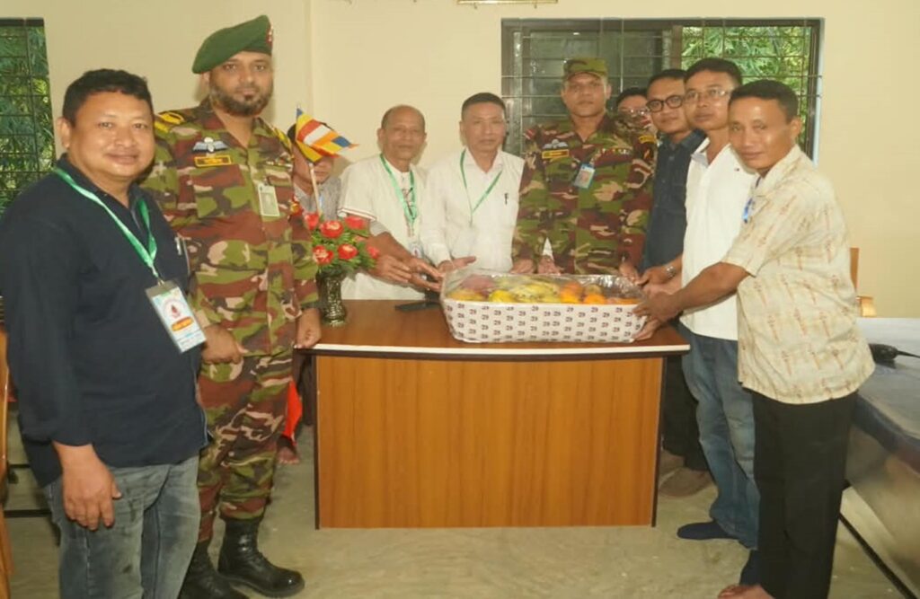 নানিয়ারচরের রত্নাংকুর বন বিহারের কঠিন চীবর দানোৎসবে সেনাবাহিনীর সহায়তা