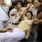 নির্বাচন কমিশনের প্রধানের পদত্যাগের দাবিতে ভারতে ব্যাপক বিক্ষোভ
